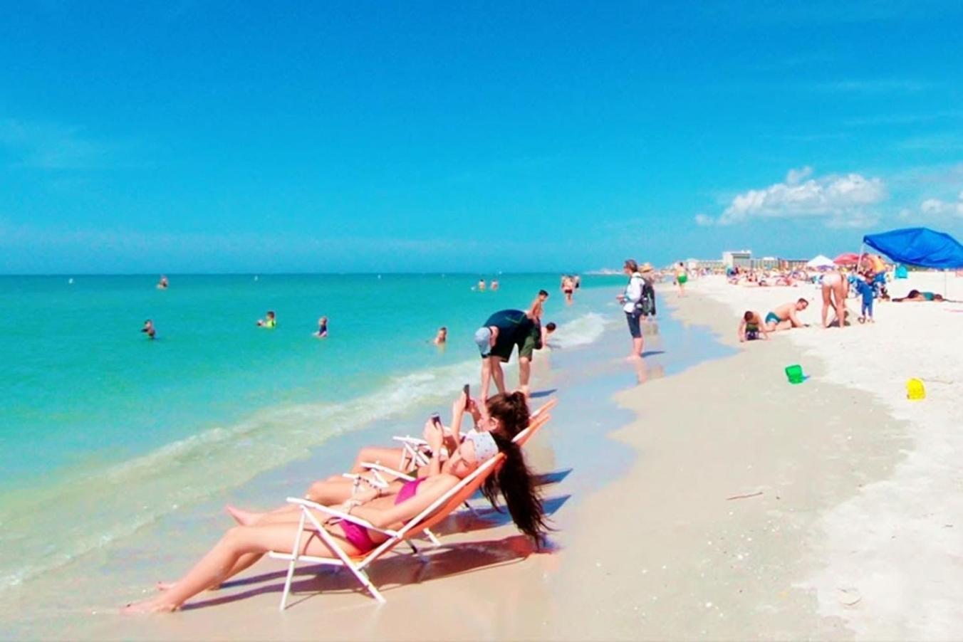 Boutique Beach Retreat Сейнт Пийт Бийч Екстериор снимка