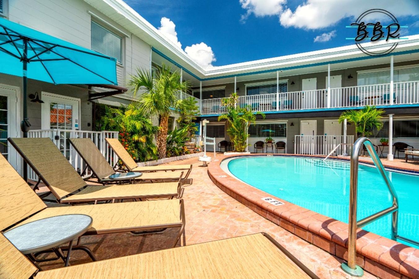 Boutique Beach Retreat Сейнт Пийт Бийч Екстериор снимка
