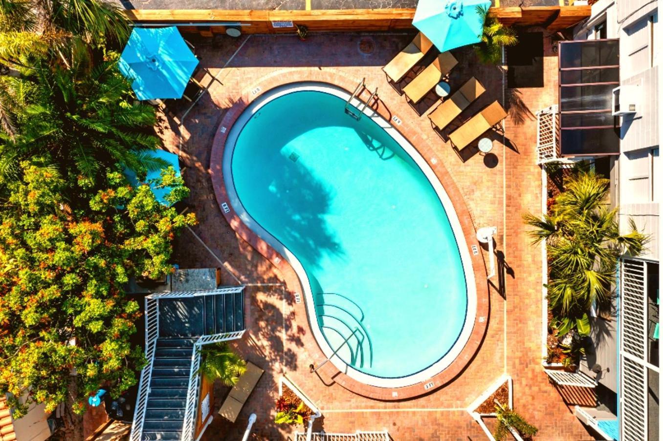 Boutique Beach Retreat Сейнт Пийт Бийч Екстериор снимка